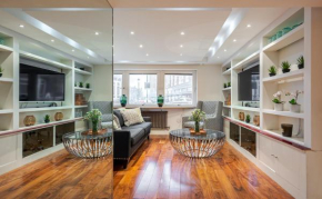 Stylish 2Bedroom Apartment with a luxurious view over Harrods London